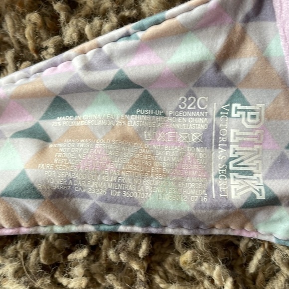 PINK padded, push-up bra size 32C - Picture 3 of 6